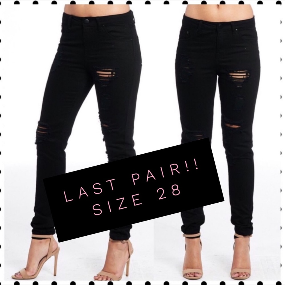 H/P 3/5!!♣️DISTRESSED BLACK SKINNY JEANS♣️ - Picture 1 of 3